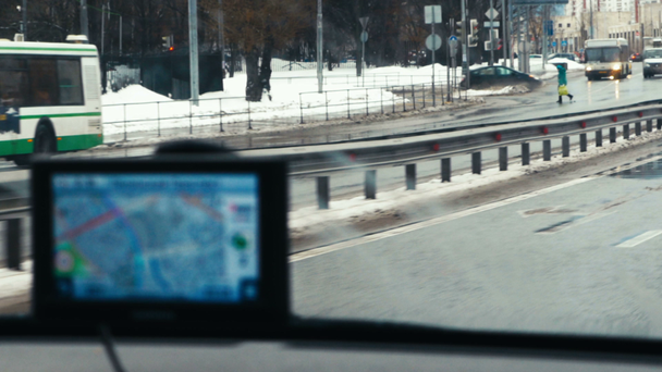 市内の道を示すGPSデバイス - 映像、動画