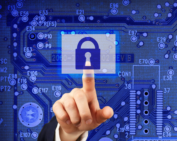 Графический символ замка на компьютерной плате - компьютерная система безопасности
 - Фото, изображение