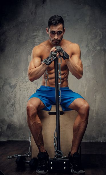 Shirtless muscular guy - Foto, immagini