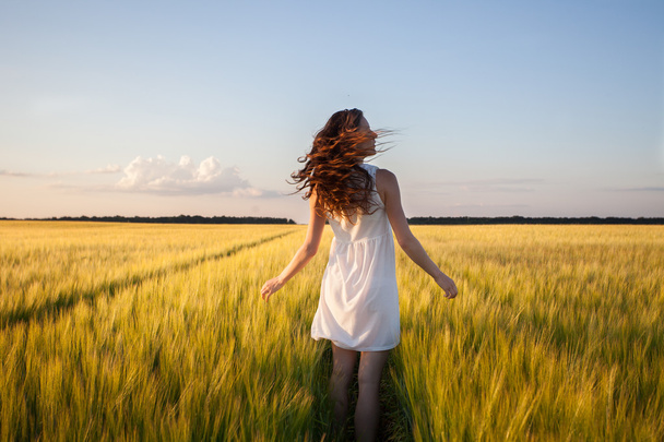 woman in yellow wheat field - Zdjęcie, obraz
