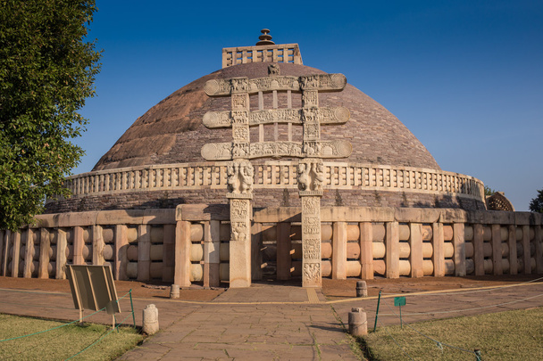 Antiguo Gran Estupa
 - Foto, Imagen