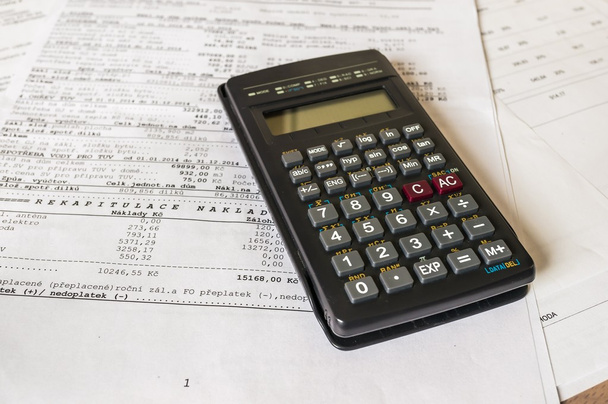 Концепция недвижимости с ипотечным кредитом и налоговым отчетом и калькулятором
 - Фото, изображение