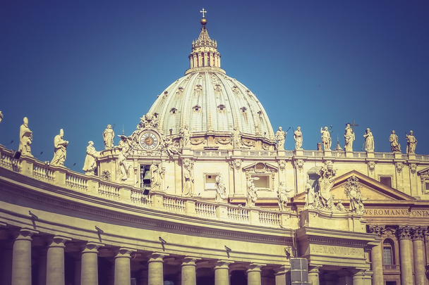 Saint Peter's Basilica and Saint Peter's Square, Vatican, Rome, Italy - Fotografie, Obrázek