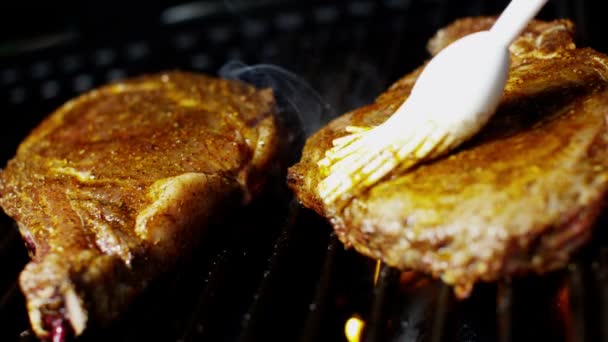 Friss szerves láng sült Steak egészséges étkezési választás grillező íz - Felvétel, videó