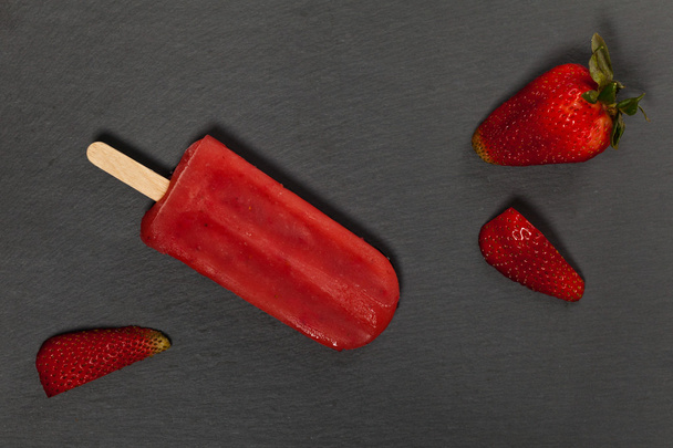 Barres de fraises congelées Popsicles
 - Photo, image