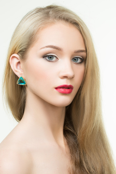 beautiful girl with red lips and earrings. fashion photo - Zdjęcie, obraz