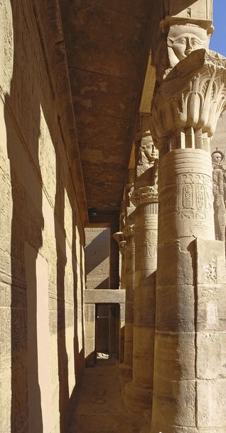 Passage am Tempel der Philae in Ägypten - Foto, Bild