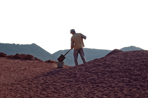 Рабочий в грязи
 - Фото, изображение