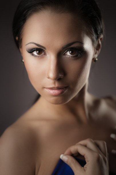 Portrait of young brunette - Valokuva, kuva