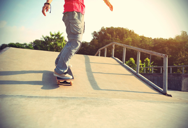 Skateboarder legs skateboarding - Foto, Imagem
