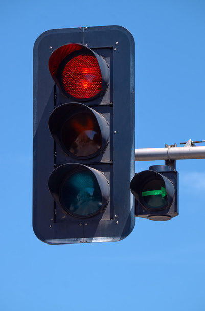 Kırmızı trafik ışığı - Fotoğraf, Görsel