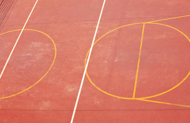 Теніс і кошик ігровий майданчик
 - Фото, зображення