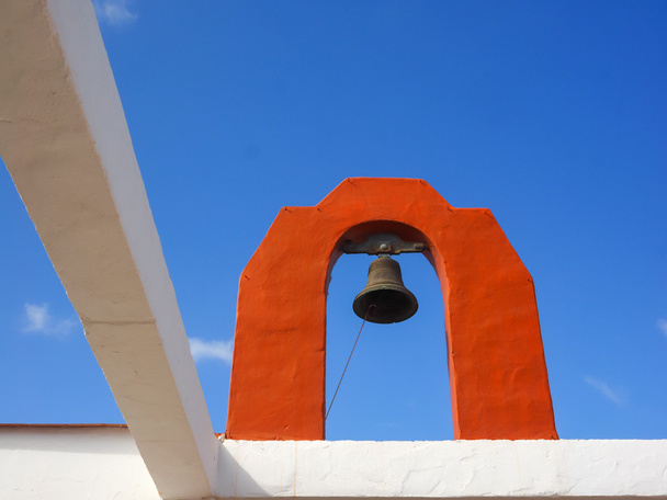 Primer plano de los detalles arquitectónicos de una iglesia canaria, Fuerteventura
 - Foto, Imagen