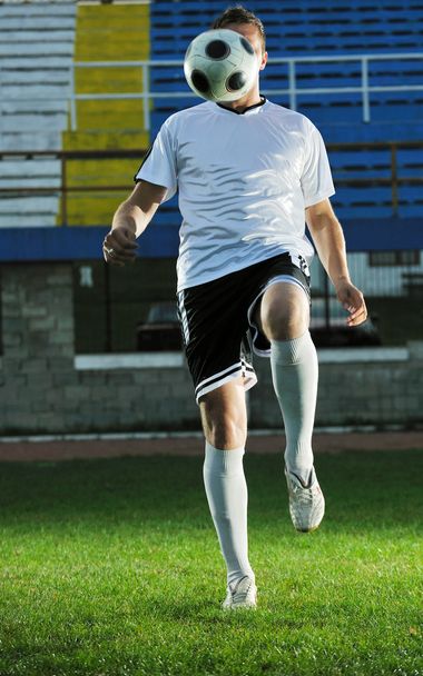 jugador de fútbol en acción - Foto, Imagen