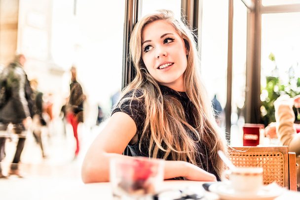 woman during coffee break - Zdjęcie, obraz