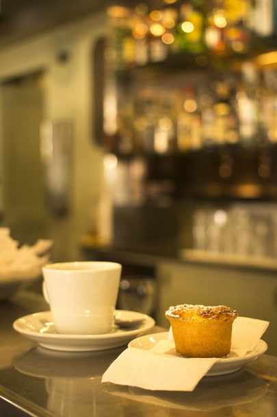 Kaffee-Express-Tasse und Kuchen Restaurant Café Bar - Foto, Bild