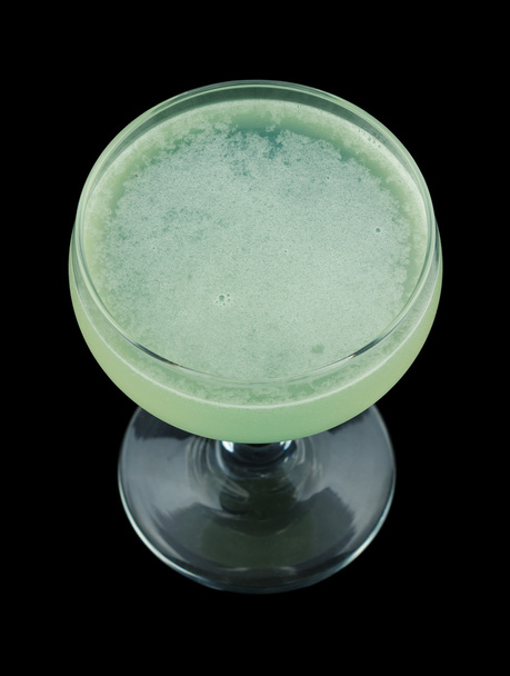 cocktail fantasma verde isolado no fundo preto
 - Foto, Imagem