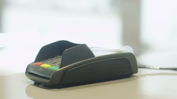 Using Credit Card Terminal with Magnetic Stripe - Filmmaterial, Video
