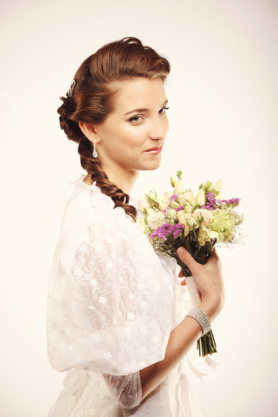 Portrait of young woman with flower retro wedding - Fotografie, Obrázek