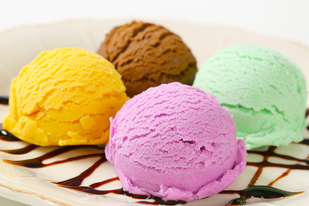 Crème glacée assortie
 - Photo, image