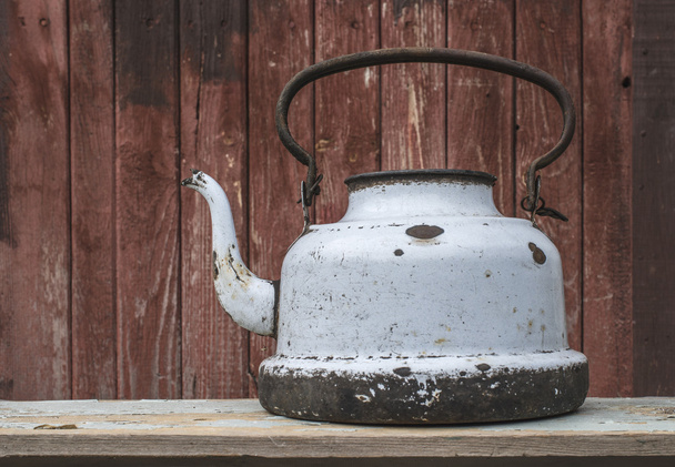 Old metal teapot - Foto, afbeelding