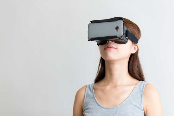 orologio donna con dispositivo VR
 - Foto, immagini