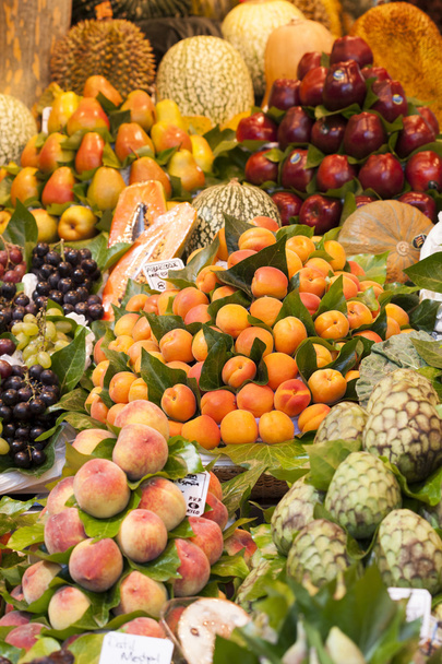Frutas en el mercado
 - Foto, imagen