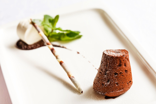 Chocolate fondant on plate - Foto, Imagem
