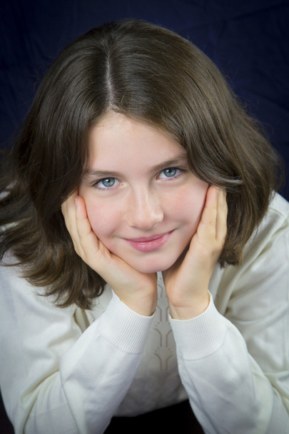 Portrait of beautiful young girl - Фото, изображение