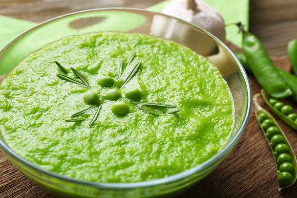 Green pea soup - Foto, afbeelding