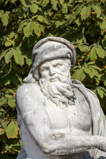paris - Bronzeskulptur des Flusses von Aristide Maillol im Garten der Tuilerien - Foto, Bild