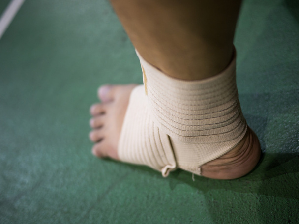 Soporte para lesión en el tobillo
 - Foto, imagen