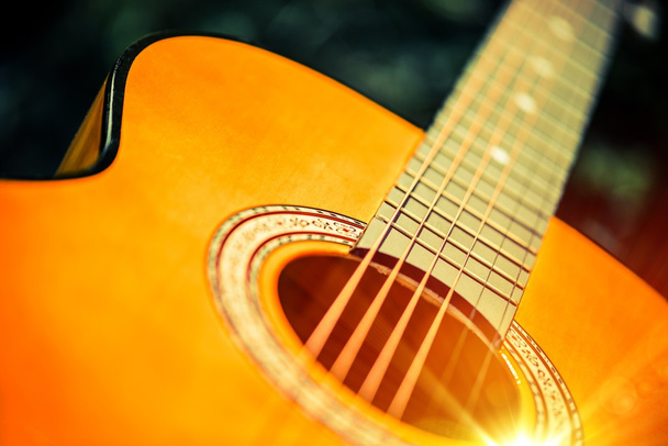 Акустична гітара дерев'яні
 - Фото, зображення