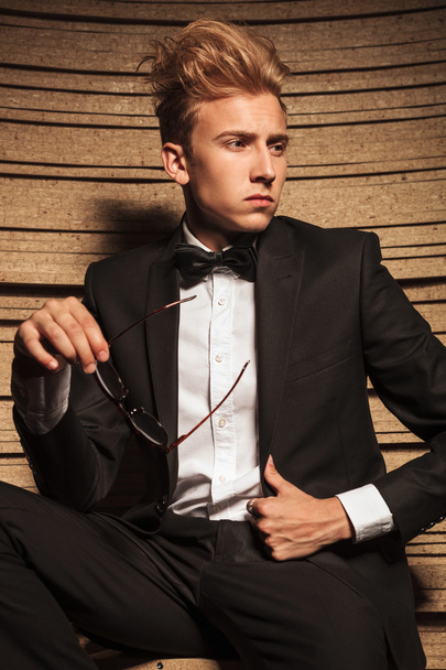 elegant young business man looking away - Photo, Image