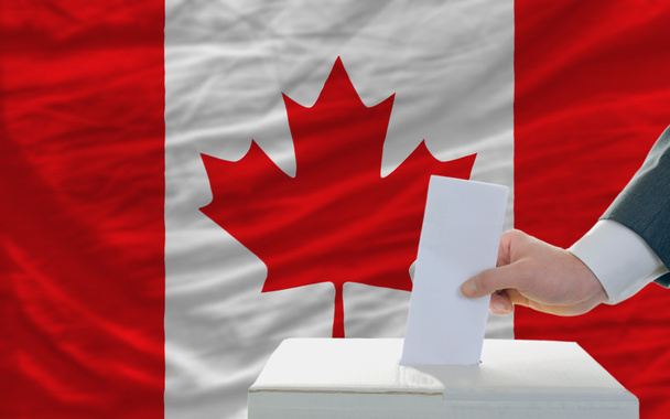 Man voting on elections in canada - Foto, Imagem