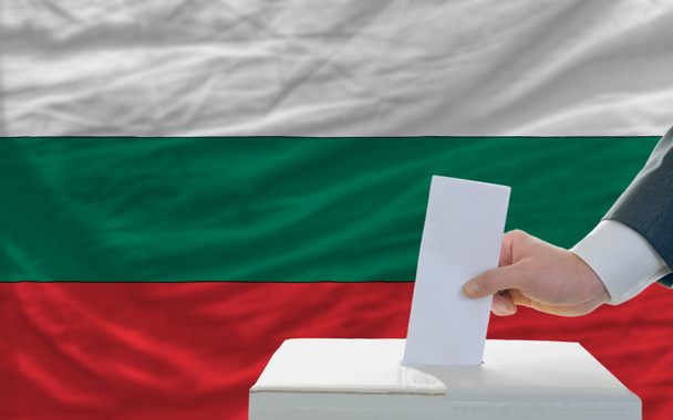 Mies äänestää Bulgarian vaaleista
 - Valokuva, kuva