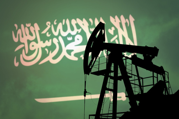 Oil pump with flag of Saudi Arabia - Foto, immagini