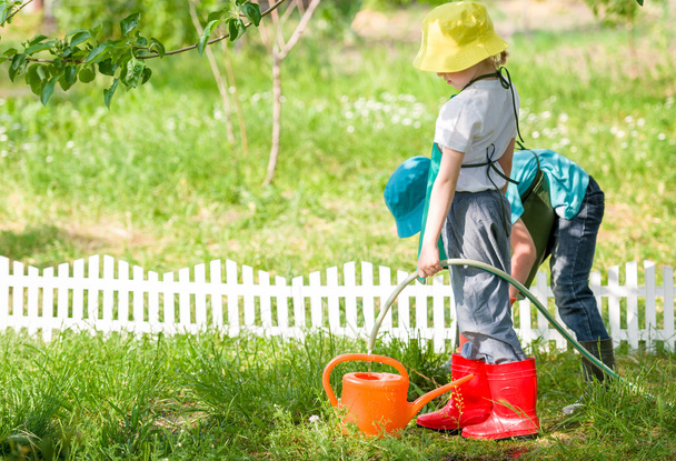 jardinage des enfants
 - Photo, image