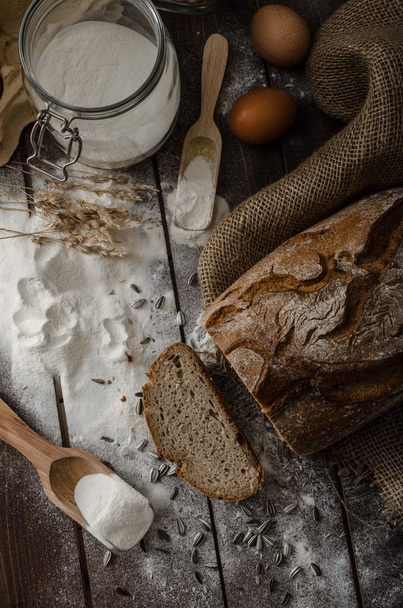 Rustic bread wheat-rye - Foto, afbeelding