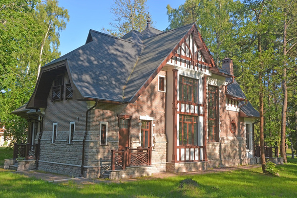 Luxe vintage huisje op de Zelenogorsk - Foto, afbeelding