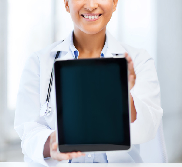 african female doctor with tablet pc - Φωτογραφία, εικόνα
