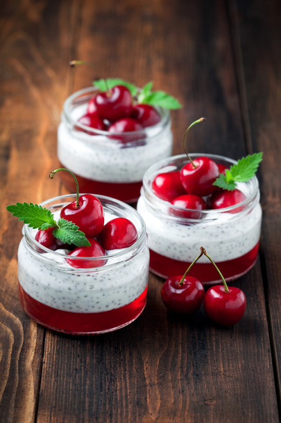 Chia seeds yogurt puddings - Zdjęcie, obraz