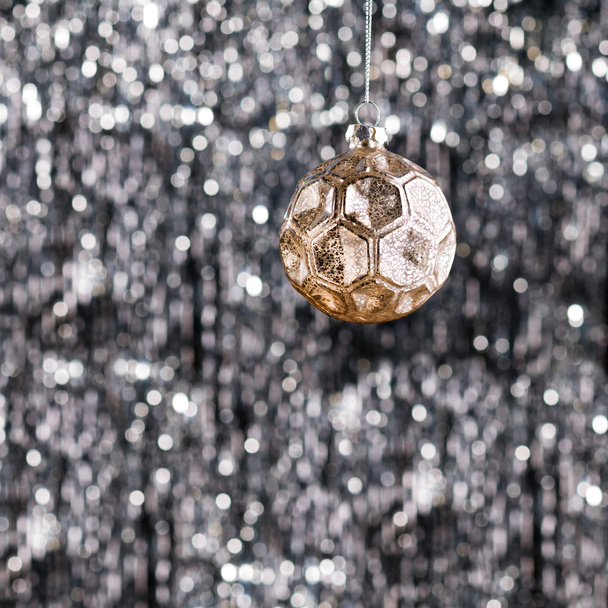 Bola de árbol de Navidad de oro
  - Foto, Imagen