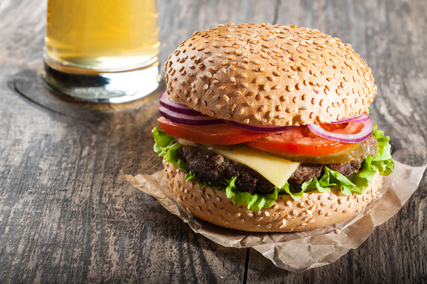 Burger and a glass of beer  - Foto, Bild