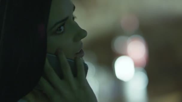 Young Girl on the Phone at Evening Time. Casual Lifestyle. - Materiaali, video