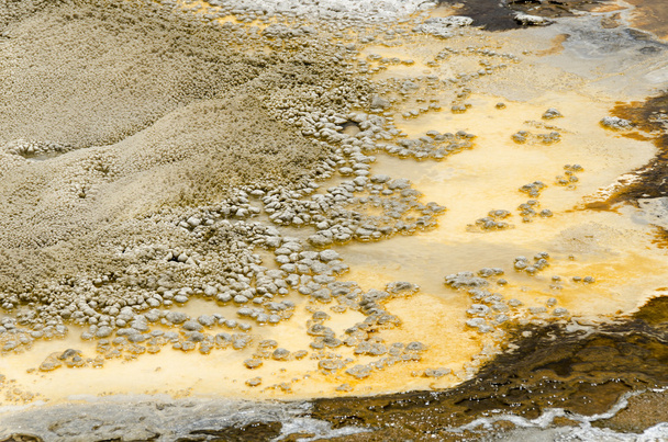 Calizas en Yellowstone
 - Foto, imagen