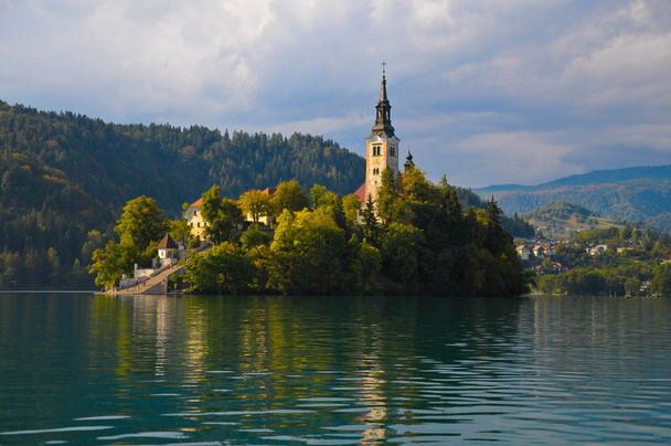 mooi landschap in het Sloveens wordt geactiveerd, op lake bled - Foto, afbeelding