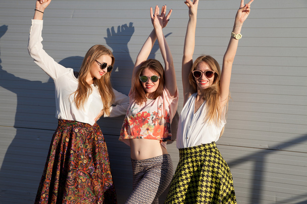 Tres chicas divirtiéndose - Foto, Imagen