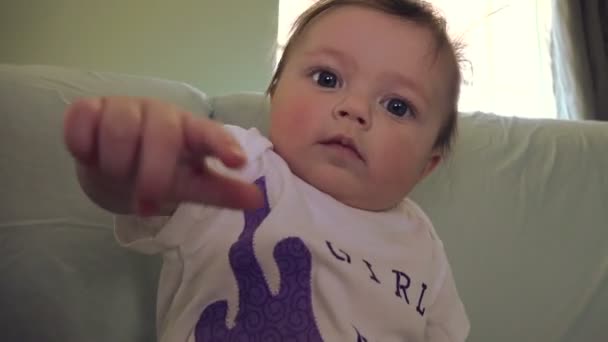 Baby Discovering She Has Control of a Hand - Кадри, відео