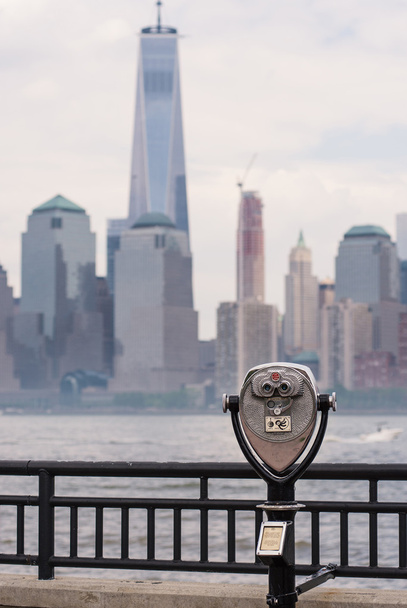 Binoculars and New York City Manhattan skyline - Valokuva, kuva